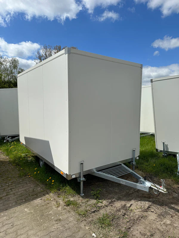 WC-Anhänger Damen/Herren mit Toilette und Dusche