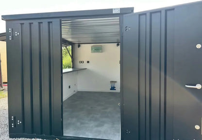 Container umgebaut zu einer Bar/Imbissbude/einem Café im Freien (4x2m)