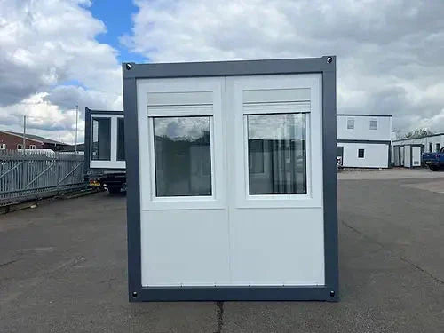 Mobiler Bürocontainer mit Panoramafenstern (Ref: C3301)