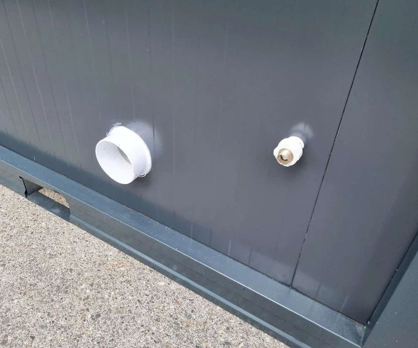 Sanitärcontainer mit Dusche, WC und Urinal